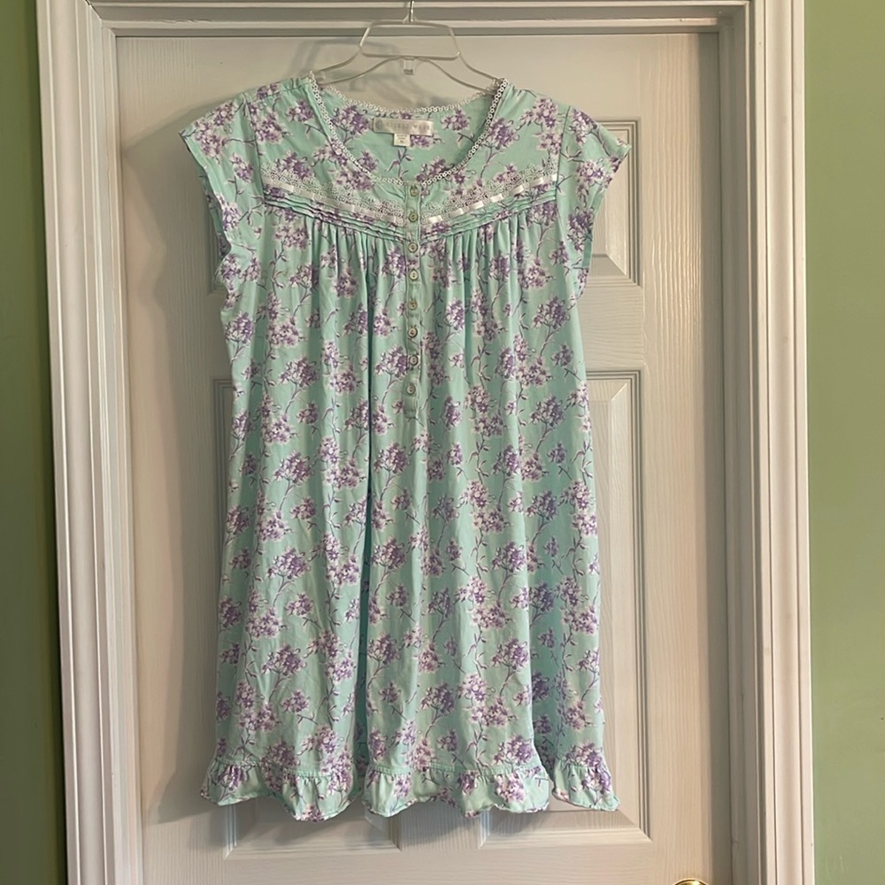 EILEEN WEST Cap Sleeve Short Gown- size M